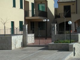 Casa a Schiera  Av.Sa.M