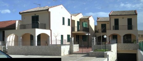 Casa a Schiera  Av.Sa.M